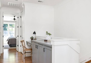 NEW Franklin Farmhouse in heart of downtown! Steps from shops & restaurants!
