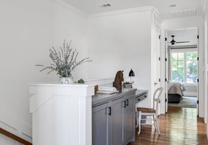 NEW Franklin Farmhouse in heart of downtown! Steps from shops & restaurants!