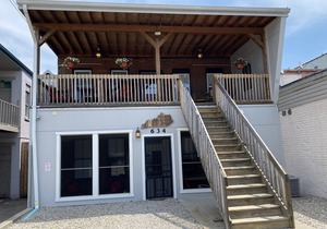 NEWPORT INN #4 - NO CLEANING FEES! FREE PARKING! WALK TO GAMES AND CONCERTS!