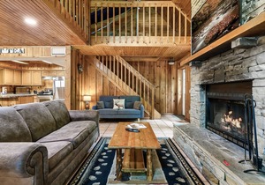 Next Door to Dollywood 🔥 Fire Pit 👙 Hot Tub 👑 King Beds 💥 Pigeon Forge GSMNP