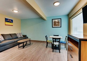 Non Smoking Family Villa Suite in Port Aransas Texas - Captains Quarters Inn