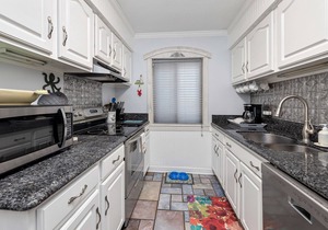 Not your average Ocean Walk townhome! 3 bed/2.5 bath