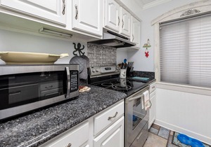 Not your average Ocean Walk townhome! 3 bed/2.5 bath