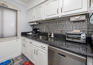 Not your average Ocean Walk townhome! 3 bed/2.5 bath