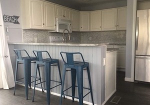 Ocean View! Walk to Beach! Air Conditioning! 3 King & 3 Queen Beds!