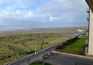 Oceanfront 4th floor, Balcony with Spectacular Ocean Views