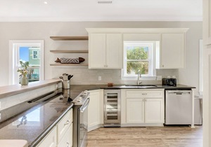 Oceanfront Grand Pavilion- 5 bedrooms! Views! Pool Access!