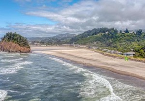 Oceanfront Retreat - Meredith Lodging