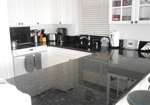 Oceanfront Top Floor SW Corner Unit - 2bd 2 bath - Location & View
