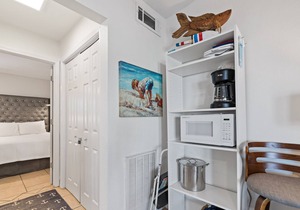 One Bedroom Condo at Moonraker on West Beach Blvd Just Steps to Sand