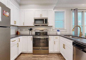 Opulent Ocean-View Escape at Wild Dunes | Tennis, Golf, Steps to Pool & Beach