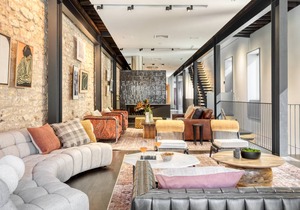 Paramount Place by AvantStay 4 Story Apartment in Heart of Austin w/ Movie Theatre & Hot Tub