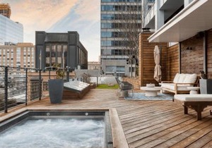 Paramount Place by AvantStay 4 Story Apartment in Heart of Austin w Movie Theatre