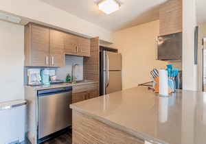 Peaceful 2BR king beds suite next to Downtown