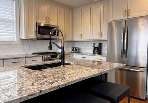 Penthouse on Park - 501 | Best Location!