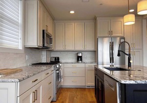 Penthouse on Park - 501 | Best Location!