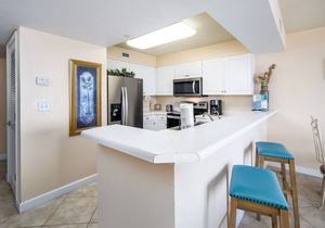 PI 412: Island Oasis - Enjoy a splashing good time at this beachfront condo!