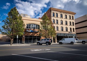 Prime 2 Bed ADA Accessible Travel Apartment in The Lilac City