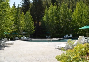 Prospector 171 - Walk to Ski Lifts and Hot Tub for Apres Ski