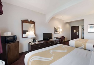 Quality Inn Grand Suites Bellingham