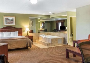 Quality Inn & Suites Ann Arbor Hwy 23