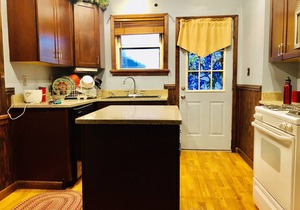 Rainbow Inn on the Walnut Avenue , 3bed room, 2full bath, double parking, WiFi
