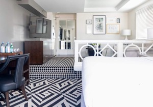 Rediscover Old Hollywood in Luxurious Suite, 4 Units with Balcony, Rooftop Pool!