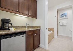 Remodeled Deluxe King Casita, Pet Friendly! (T37-B)