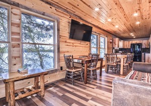 Remodeled lakeside cabin on Little Saint Germain with large deck, private dock,