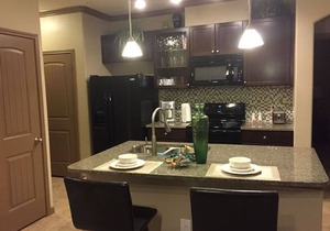 Resort Style 2 Bedroom/2 Bath Apt./Condo in The Wo