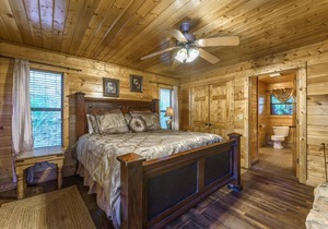 Rocky Top Hideaway: Theater Room, Pool Table, and Arcade Gaming System!
