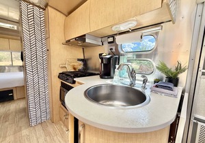 Romantic Zion Airstream #2 | Hot Tub & Stargazing