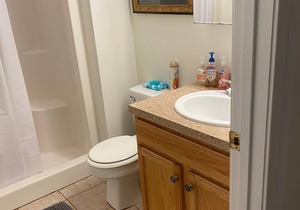 Scarborough Beach, Ocean View, Sleeps 10, A/C, Cable, Internet, Linens