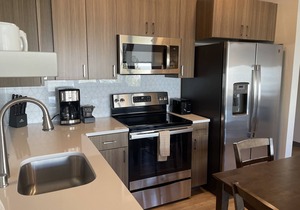 Sensational 2 Bed Travel Apartment Within Walking Distance to Riverpark Square