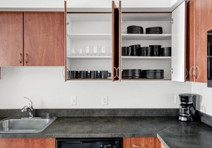 Serene Downtown Bellevue 2BR w/W/D & Storage, near Shops, by Blueground