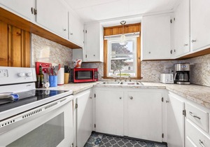 Short Walk from Scarborough State Beach w/Ocean Views from Balcony!