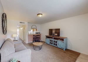 Sienna Square, 2 QB, 1 BA, WIFI, Near Old Town