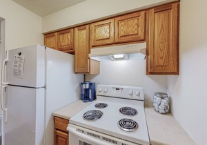 Sienna Square, 2 QB, 1 BA, WIFI, Near Old Town