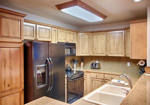 Ski-in/ski-out, Hot tubs and sauna, Fireplace, Sleeps 8!