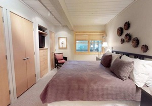 Ski-In, Ski-Out Snowmass 2 Bedroom with access to heated pool and hot tub