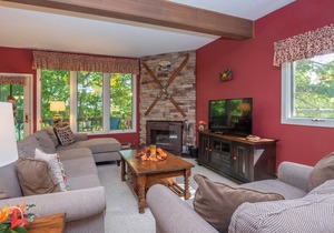 Ski In/Ski Out Townhouse #01 w/Lake Access, Hot Tub, & Wood Fireplace!