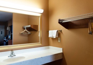 Sky Palace Inn & Suites By Jasper Laredo - Deluxe 1King Bed Non Smoking