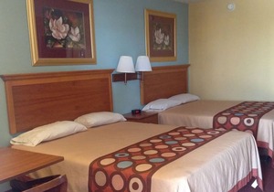 Sky Palace Inn & Suites By Jasper Laredo - 2 Queen Bed Smoking