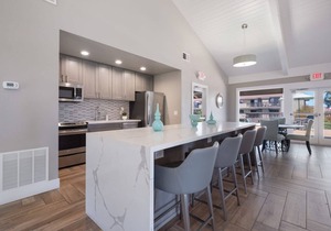 Sleek Foster City 1BR w/Gym, Pool, W/D, near highways, by Blueground