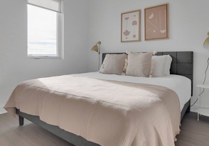 Sleek Sloan's Lake 1BR w/ Gym, W/D & Roof Deck, near Park, by Blueground