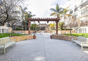 Smart Santana Row 2BR w/Gym, Pool, nr. Googleplex Campus, by Blueground