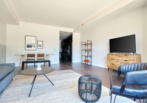 Sonder | University Park | Airy 1BR + Pool