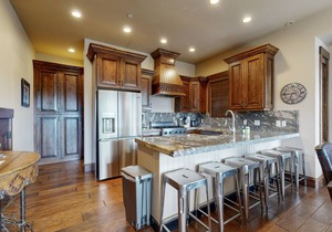 Sophisticated Mountain-View Condo | Hot Tub, Heated Pool | Walk to Gondola