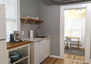 Spacious 1BR w/Office in Hyde Park