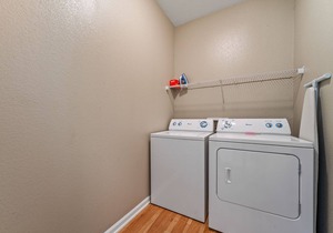 Spacious 4 Bed, 4 Bath Condo with Pool Near Downtown Corpus 3207